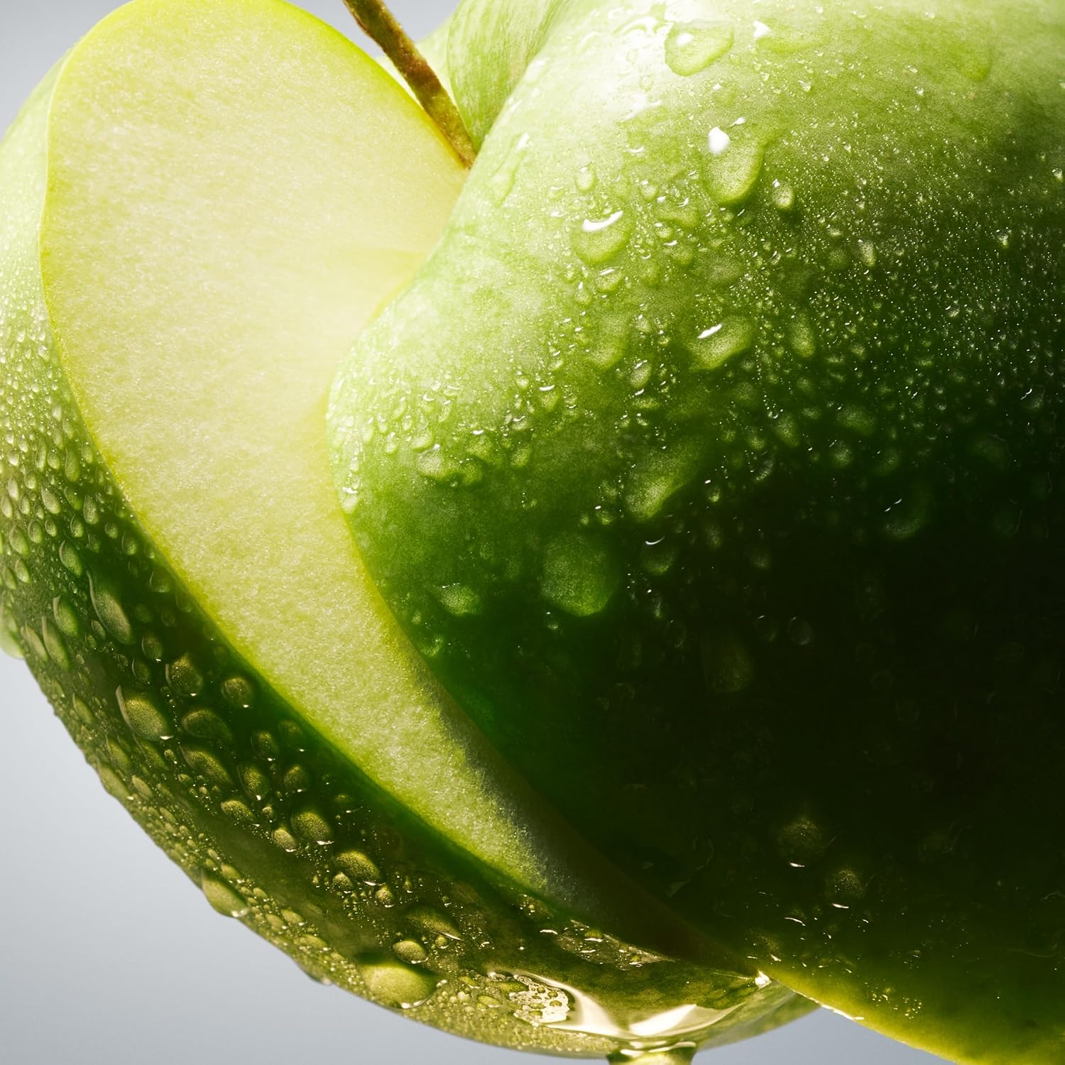 BOSS Bottled Aftershave for Him - Woody Scent with Notes of Apple, Cinnamon and Wood - Light Longevity - 100ml